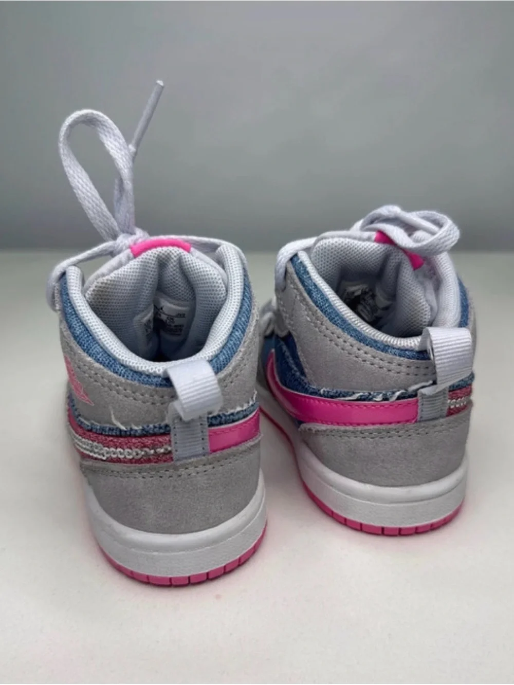 Nike Air Jordan 1 Mid Se  Cobalt Bliss, White, Pink Glow Size 6C